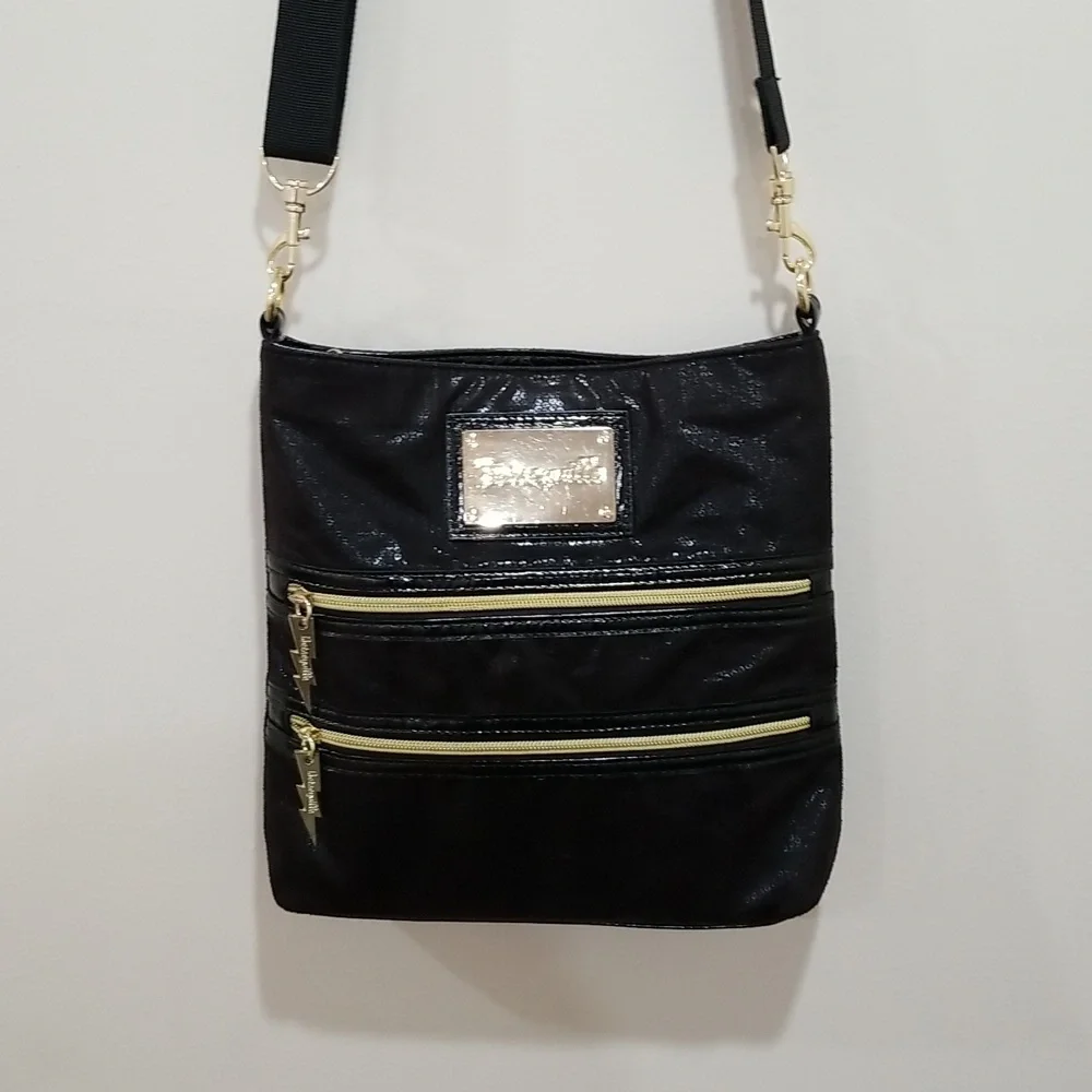 Betseyville Crossbody w/Free BJ Belt